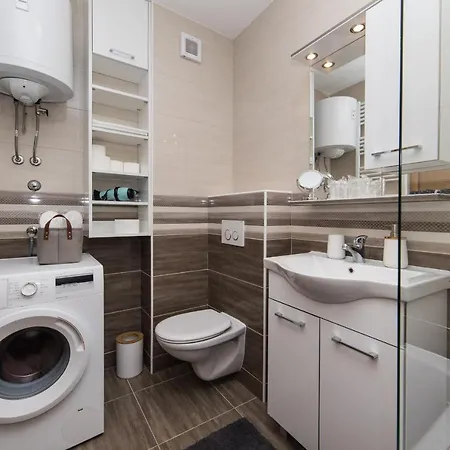 Libertas Apartment *